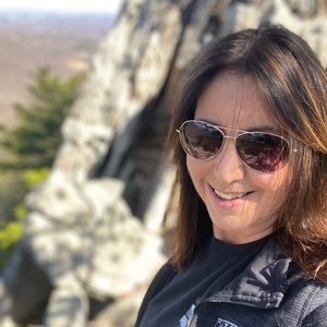 Meet your Posher, Traci